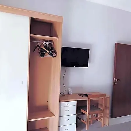 弗雷瑞斯酒店 酒店