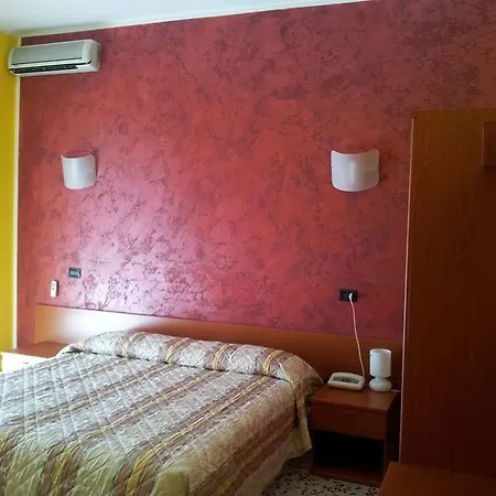 Ξενοδοχείο Frejus 3*