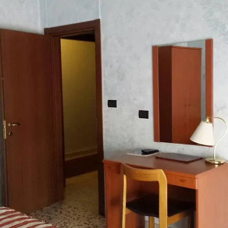 Hotel Frejus 3*