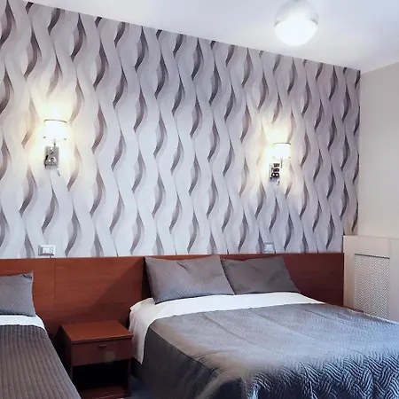 Hotel Frejus 3*
